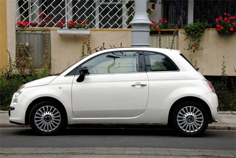 fiat 500 weißer Fiat 500 – Beispiel für Gebrauchtwagenankauf Weidenbach